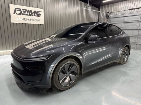 Used 2026 Tesla Model Y Long Range AWD/4WD image 1