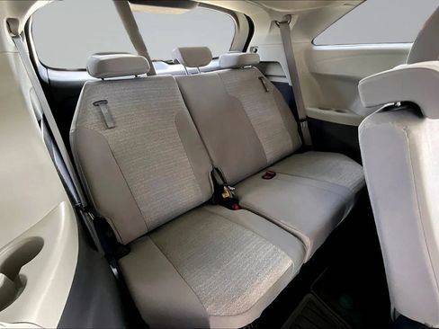 Used 2021 Toyota Sienna LE FWD image 23