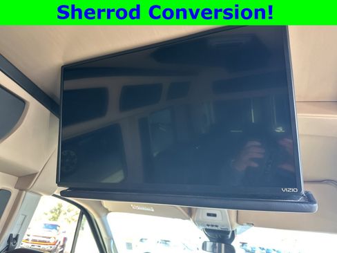 Used 2022 Ford Transit 250 Medium Roof w/ Upfitter Package image 13