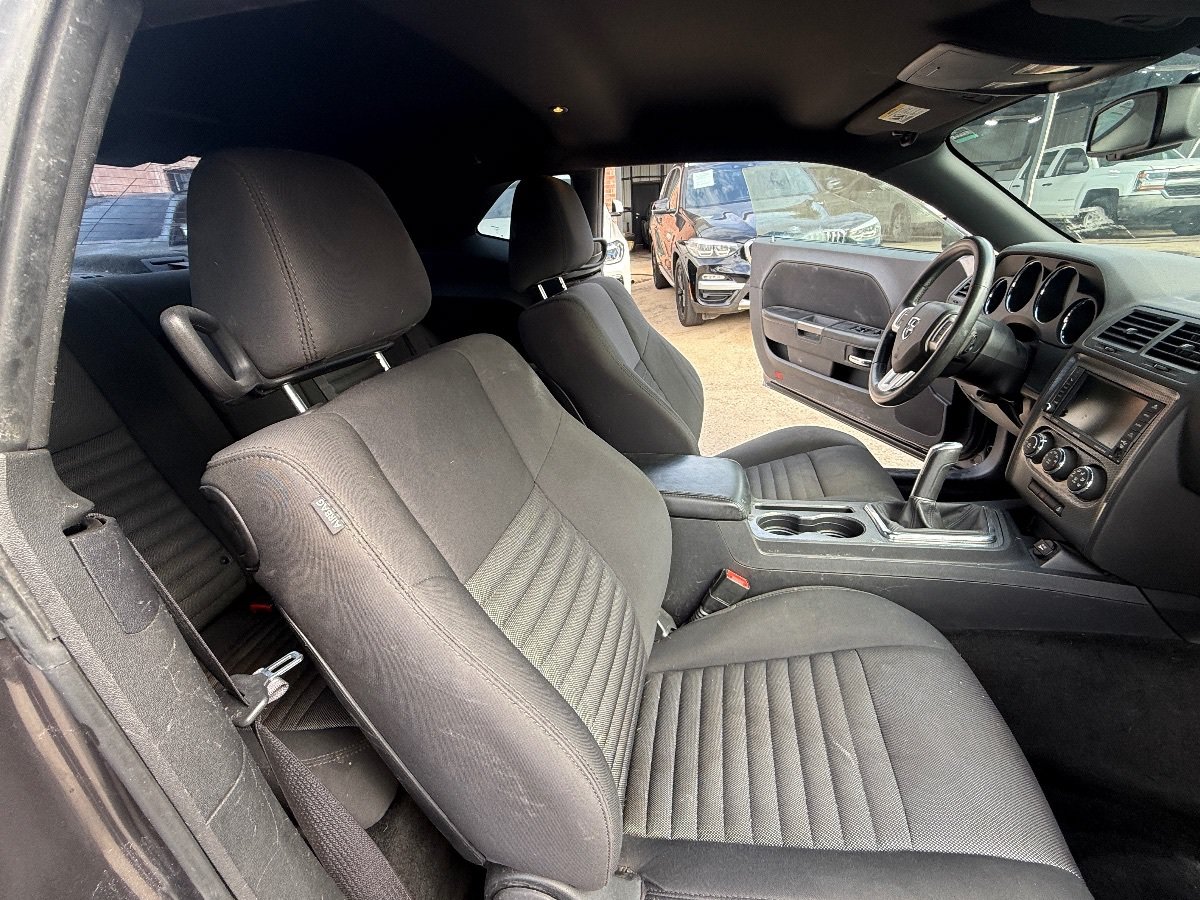Used 2014 Dodge Challenger R/T RWD image 15
