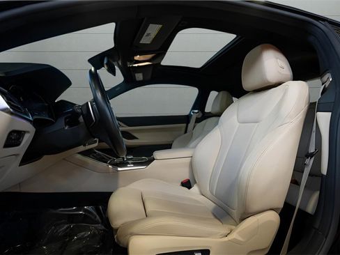 Used 2021 BMW 430i Coupe w/ Premium Package image 2