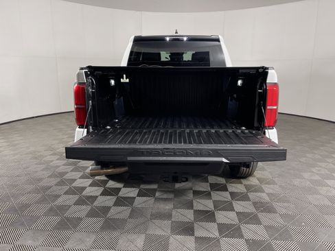 Used 2025 Toyota Tacoma SR5 image 7