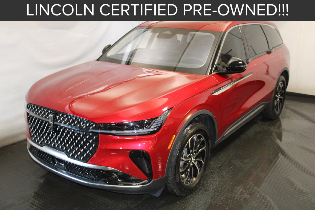 Used 2025 Lincoln Nautilus Premier AWD/4WD image 1