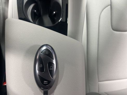 New 2025 Hyundai Elantra Limited image 21