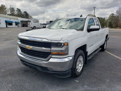 Used 2018 Chevrolet Silverado 1500 LT image 2