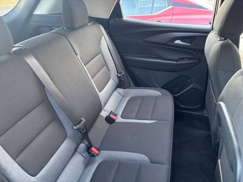 Used 2025 Chevrolet TrailBlazer LT image 35