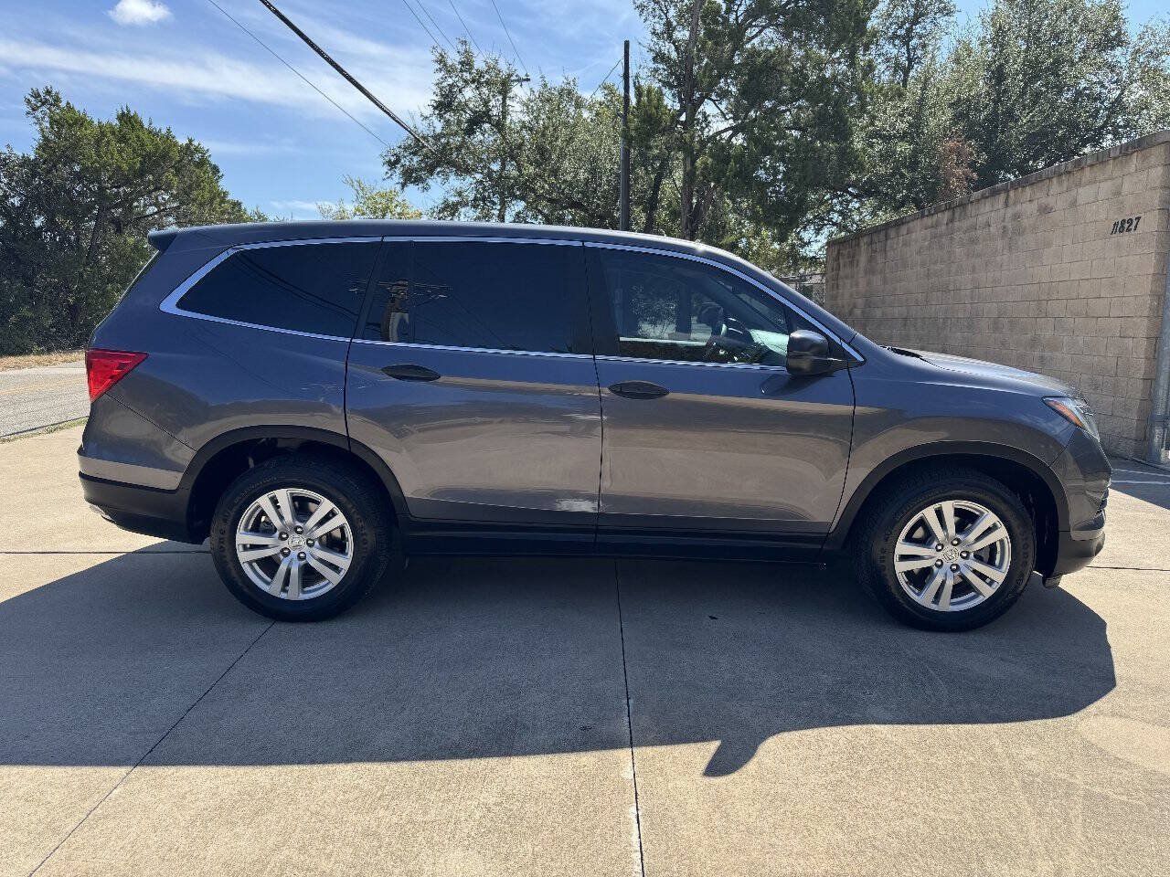 Used 2017 Honda Pilot LX image 15