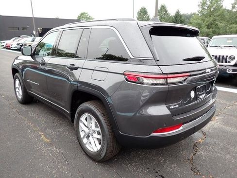 New 2025 Jeep Grand Cherokee Laredo X w/ Luxury Tech Group I image 3