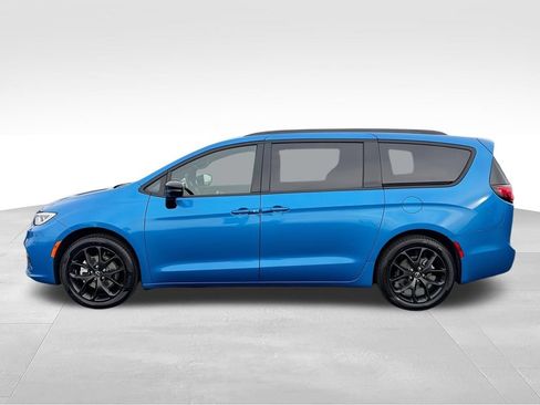 New 2026 Chrysler Pacifica Select w/ S Appearance Package FWD image 5