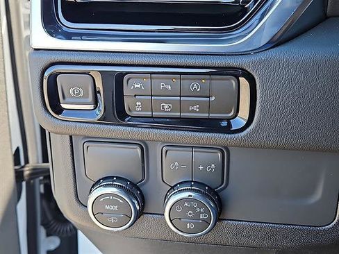 New 2026 GMC Yukon Denali w/ Sun & Power Step Package image 15