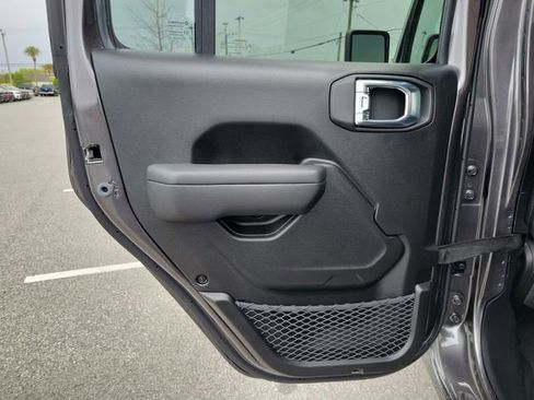 New 2026 Jeep Gladiator Sport image 8