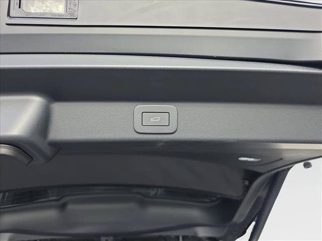 New 2027 Land Rover Range Rover Sport SE AWD/4WD image 13