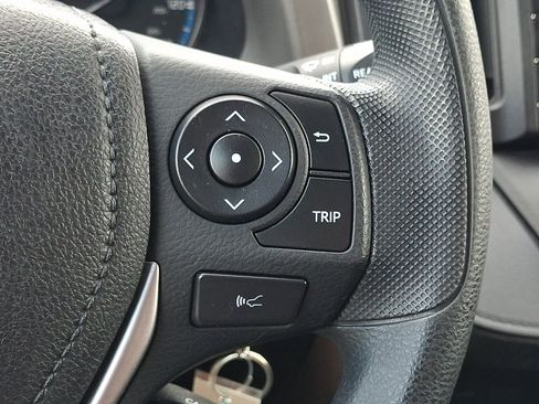 Used 2018 Toyota RAV4 LE w/ All Weather Liner Package AWD/4WD image 23