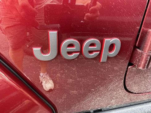 Used 2021 Jeep Gladiator Rubicon image 6