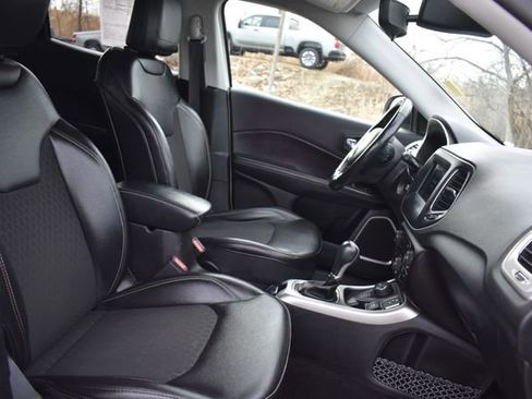 Used 2020 Jeep Compass Latitude w/ Cold Weather Group image 13