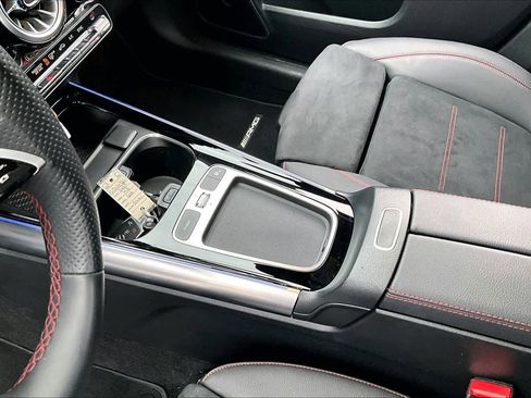 Certified 2025 Mercedes-Benz GLA 250 image 17