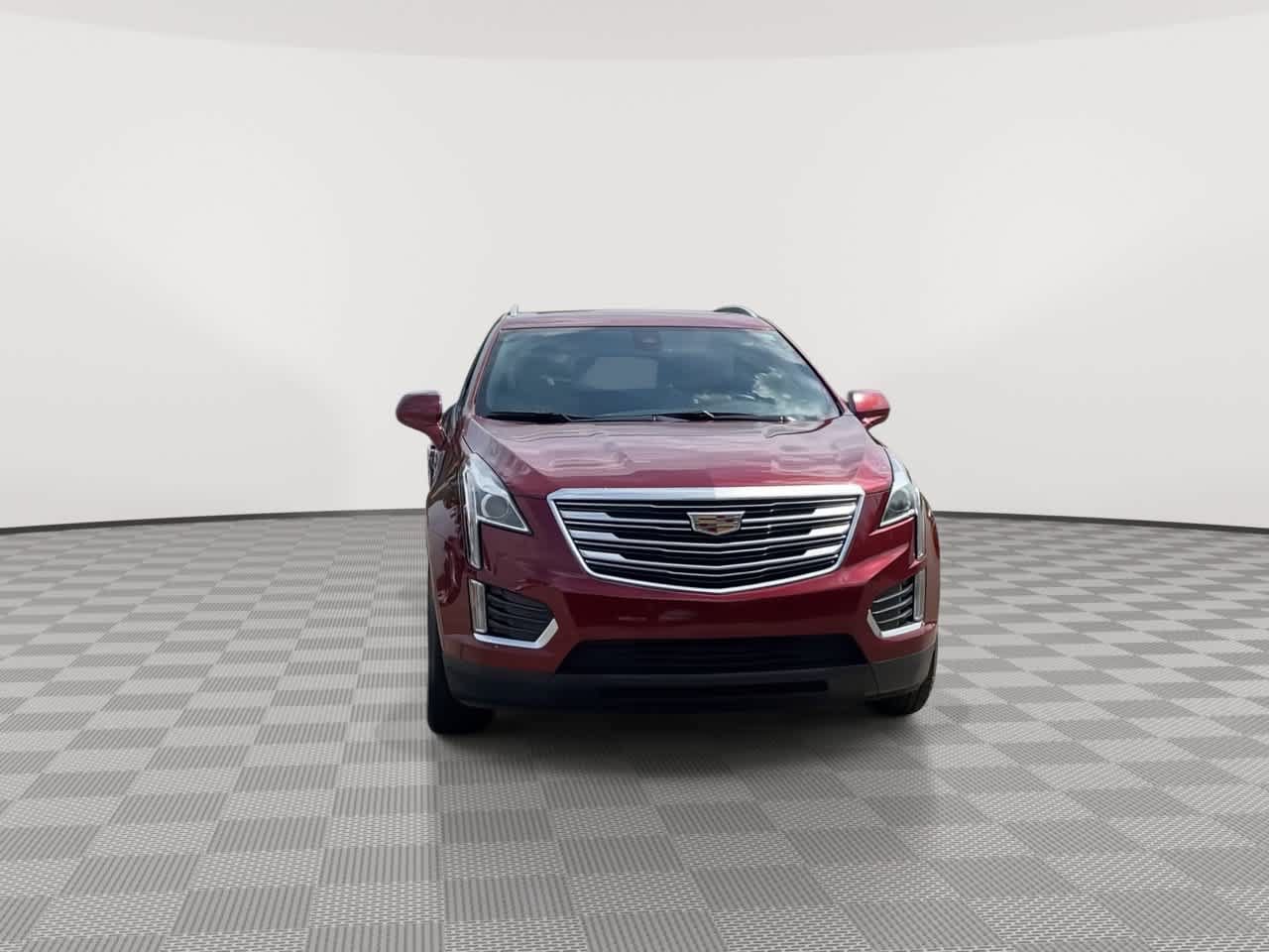 Used 2017 Cadillac XT5 Luxury w/ Driver Awareness Package AWD/4WD image 3