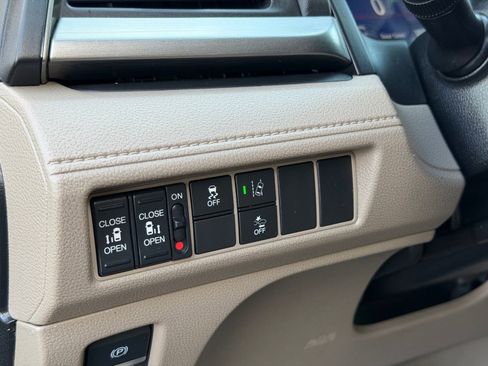 Used 2018 Honda Odyssey EX image 14