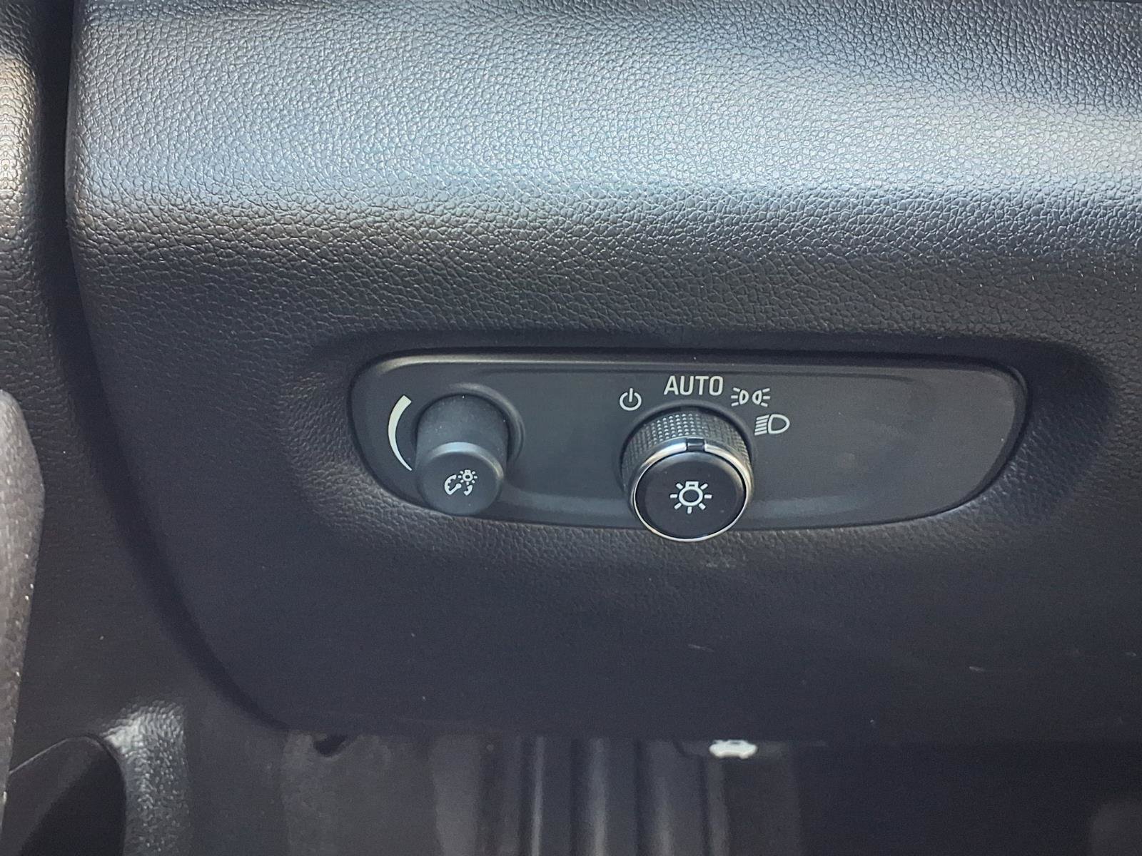 Used 2023 Chevrolet Traverse LS w/ Safety Package FWD image 10