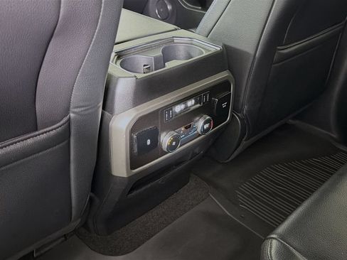 Used 2019 Ford Expedition XLT w/ Equipment Group 202A AWD/4WD image 27