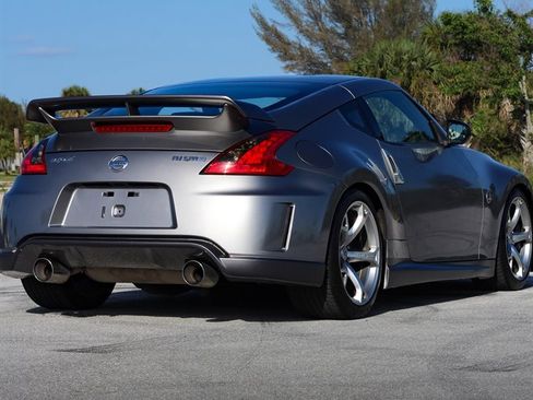 Used 2010 Nissan 370Z NISMO RWD image 7