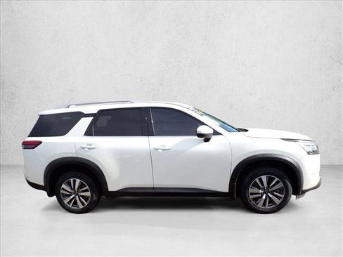 Used 2023 Nissan Pathfinder SL AWD/4WD image 5