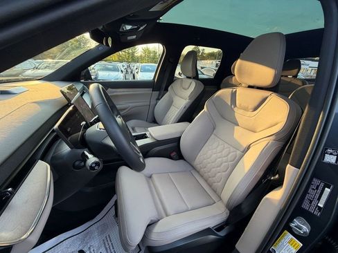 Used 2025 Volvo EX90 Ultra AWD/4WD image 12
