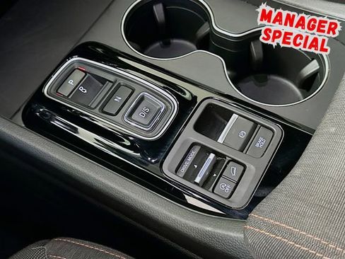 Used 2025 Honda Pilot Sport image 18
