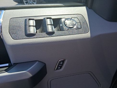 Used 2019 Ford F150 XLT image 12