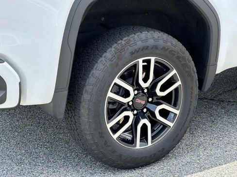 Used 2023 GMC Sierra 1500 AT4 image 10