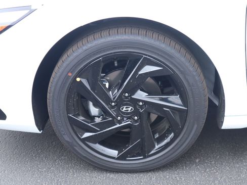 New 2026 Hyundai Elantra SEL Sport Premium FWD image 17