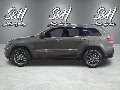Used 2020 Jeep Grand Cherokee Laredo w/ Laredo X Package AWD/4WD image 14