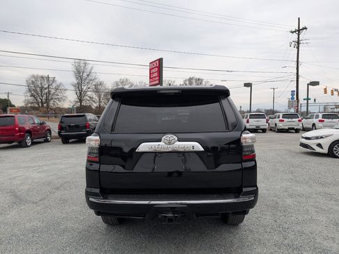 Used 2015 Toyota 4Runner Limited image 8