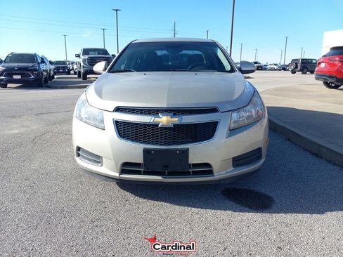 Used 2014 Chevrolet Cruze LT image 16