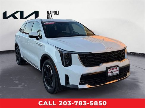 Certified 2025 Kia Sorento EX image 1