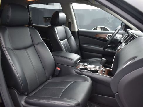 Used 2017 Nissan Pathfinder Platinum w/ Cargo Package image 33