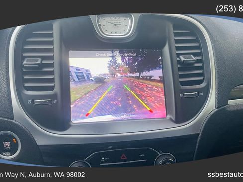 Used 2016 Chrysler 300 Limited image 15