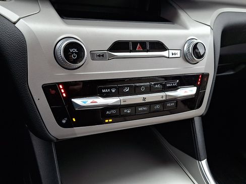 Certified 2023 Ford Explorer XLT w/ Equipment Group 202A image 19