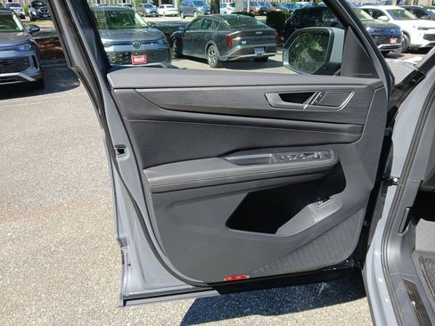 New 2026 Volkswagen Atlas Cross Sport SE image 10