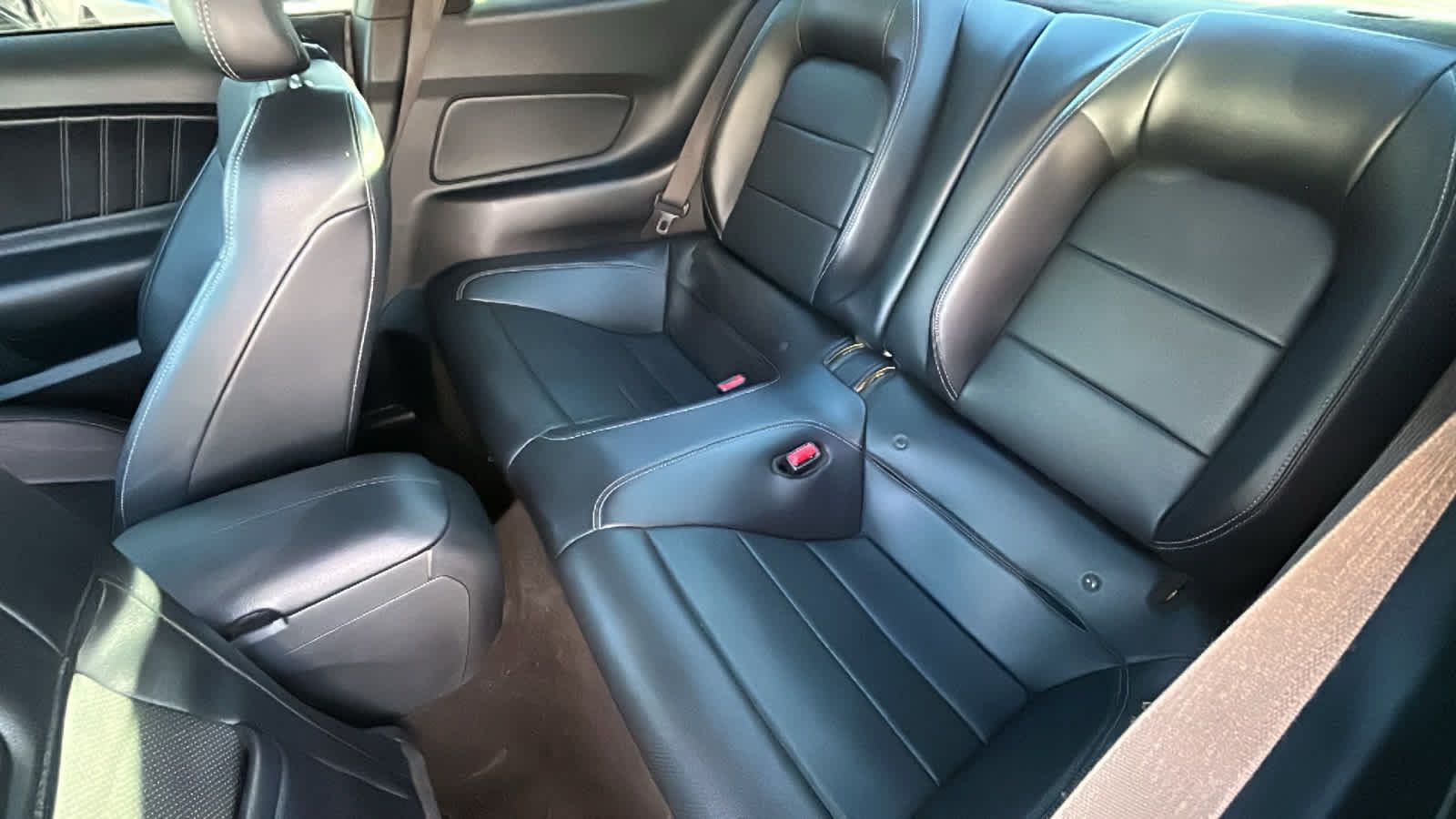 Used 2015 Ford Mustang GT Premium RWD image 24