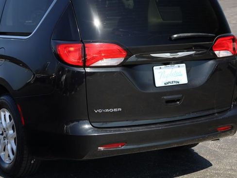 Used 2022 Chrysler Voyager LX FWD image 8