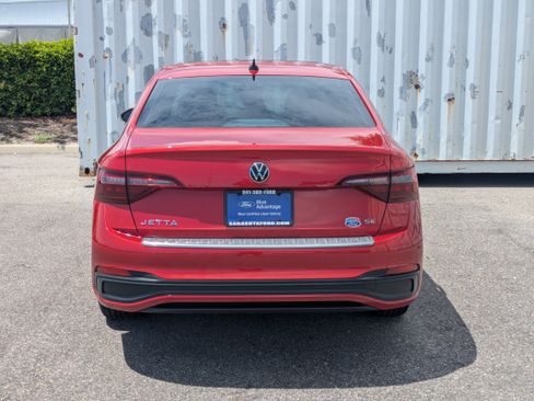 Used 2023 Volkswagen Jetta SE FWD image 6