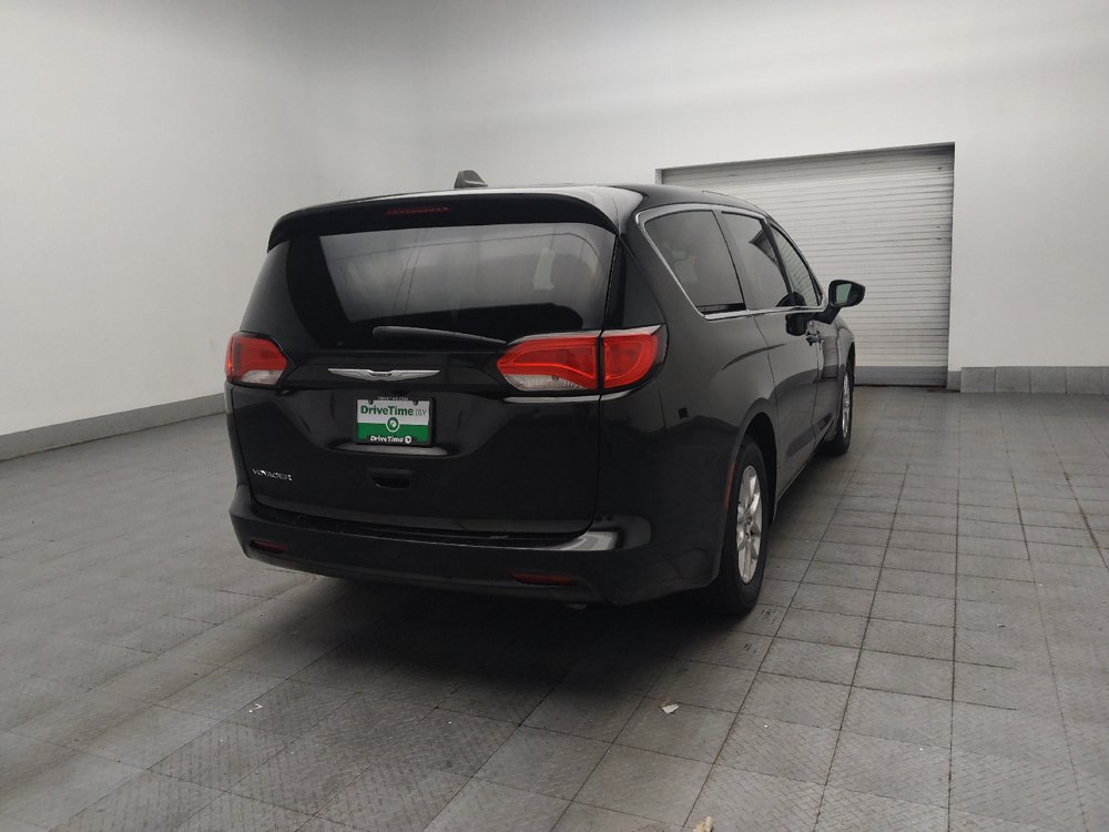 Used 2024 Chrysler Voyager LX FWD image 9