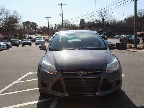 Used 2014 Ford Focus SE image 2