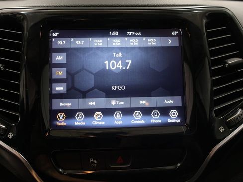 Used 2019 Jeep Cherokee Limited AWD/4WD image 30
