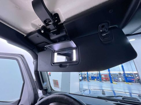 Used 2018 Jeep Wrangler Unlimited Sport S AWD/4WD image 32
