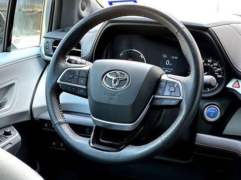 Certified 2023 Toyota Sienna XSE w/ XSE Plus Package FWD image 32