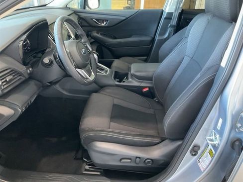Used 2024 Subaru Outback Premium AWD/4WD image 4