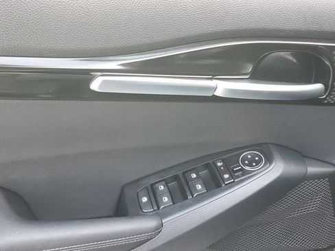 Used 2025 Kia Seltos EX FWD image 19
