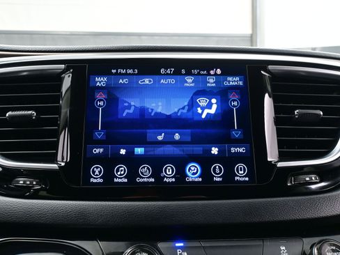 Used 2017 Chrysler Pacifica Touring-L Plus image 20